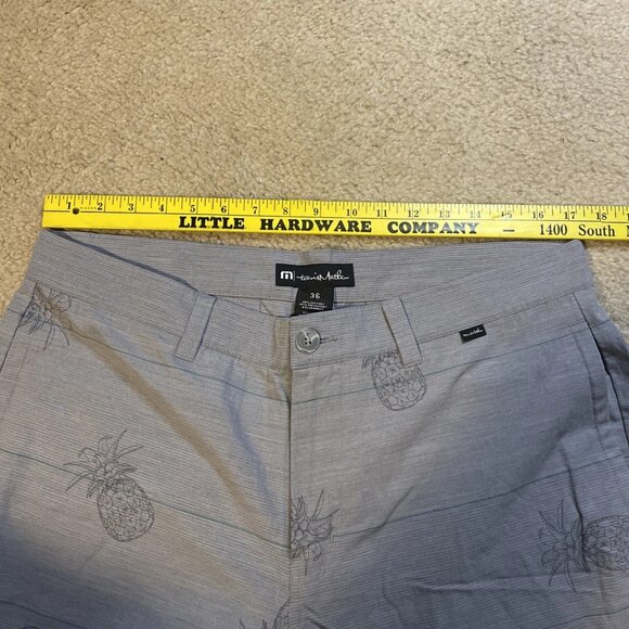 Travis Mathew Golf Shorts Mens 36 Gray Pineapple AOP Striped Beach Summer Preppy - Picture 7 of 9